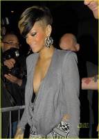 photo 21 in Rihanna gallery [id256715] 2010-05-19