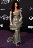 photo 19 in Rihanna gallery [id1315854] 2022-11-30