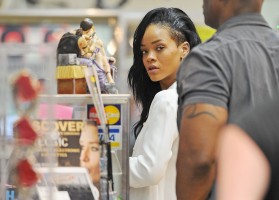 photo 22 in Rihanna gallery [id489656] 2012-05-17