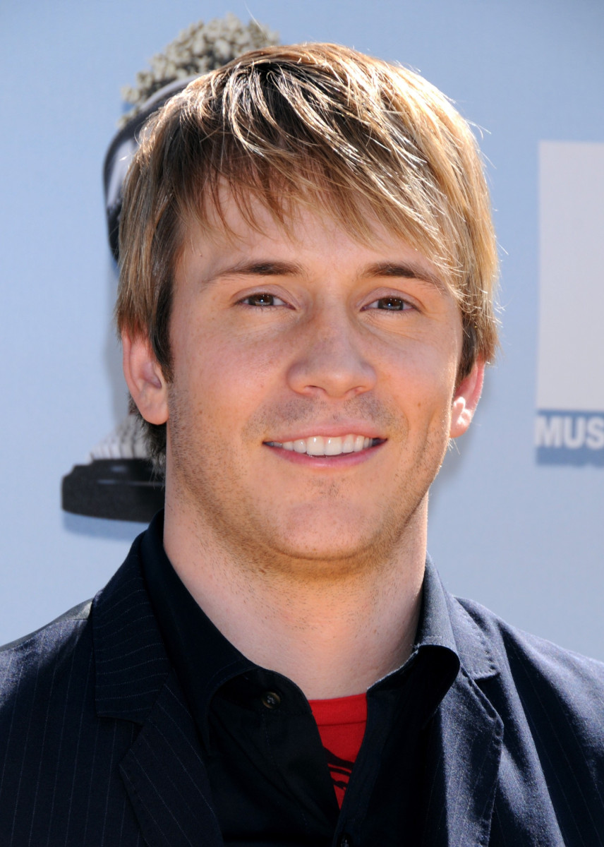 Robert Hoffman photo 4 of 40 pics, wallpaper photo 136592 ThePlace2