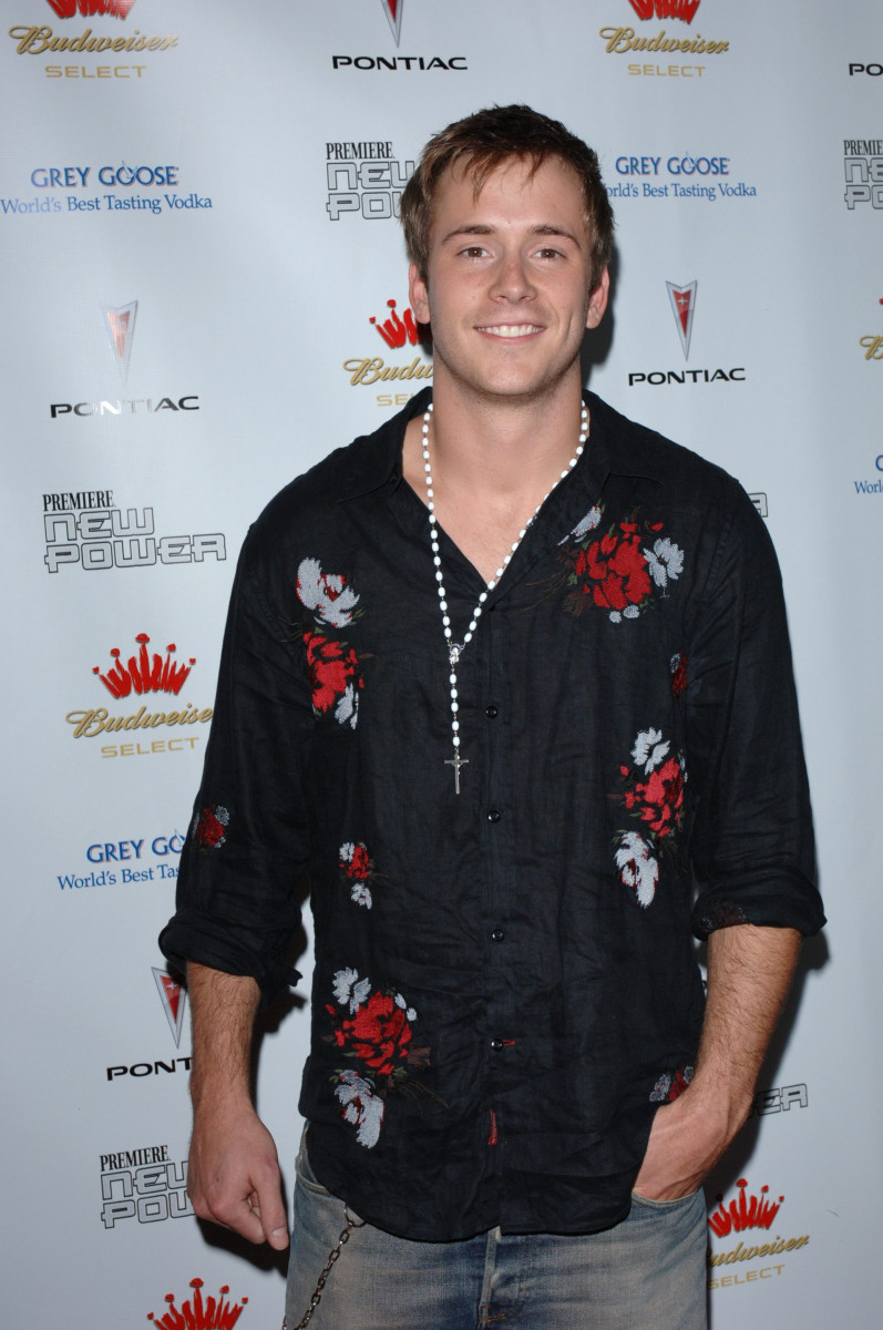 Robert Hoffman photo 15 of 40 pics, wallpaper photo 137337 ThePlace2