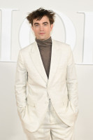 Robert Pattinson photo #