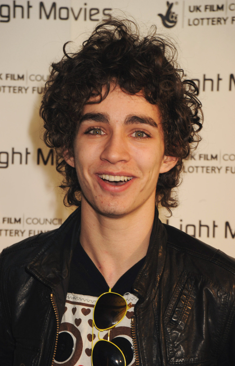 Robert Sheehan: pic #458976