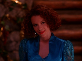 Robyn Lively photo #