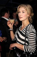 photo 9 in Rosamund Pike gallery [id220651] 2009-12-28