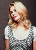 photo 24 in Rosamund Pike gallery [id191356] 2009-10-20