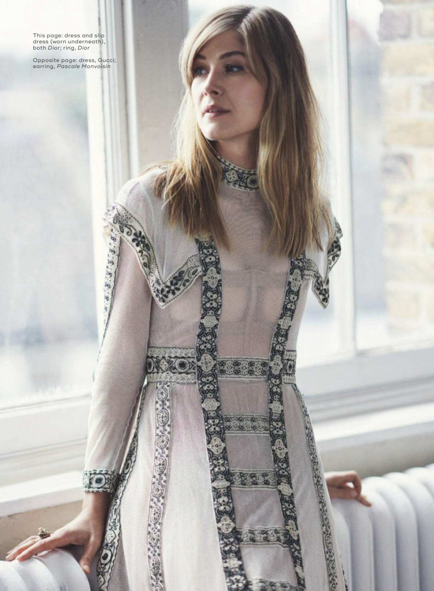 Rosamund pike sexy pictures