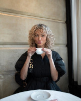 Rose Bertram photo #