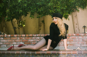 Sabrina Carpenter photo #