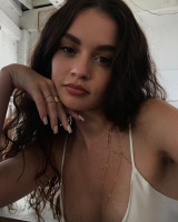 Sabrina Claudio photo #