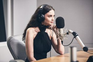 Sabrina Claudio photo #