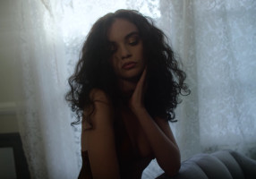 Sabrina Claudio photo #