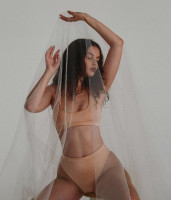 Sabrina Claudio photo #