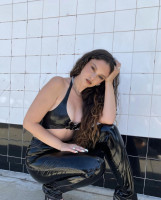 Sabrina Claudio photo #