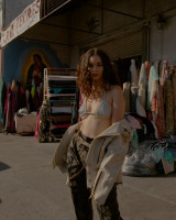 Sabrina Claudio photo #