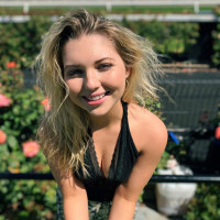 Sammi Hanratty photo #