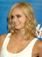 Sara Paxton photo #