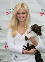 Sara Paxton photo #