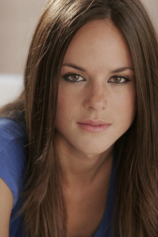 Sarah Butler: pic #607087