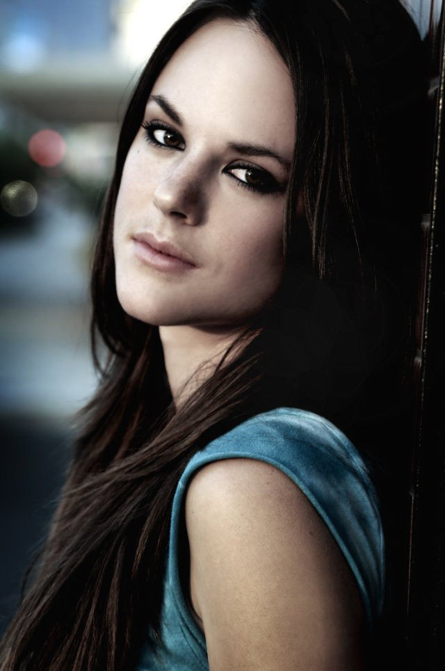 Sarah Butler: pic #336233