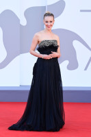 photo 18 in Sarah Gadon gallery [id1281647] 2021-11-18