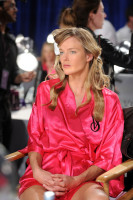 photo 20 in Shannan Click gallery [id528605] 2012-09-03