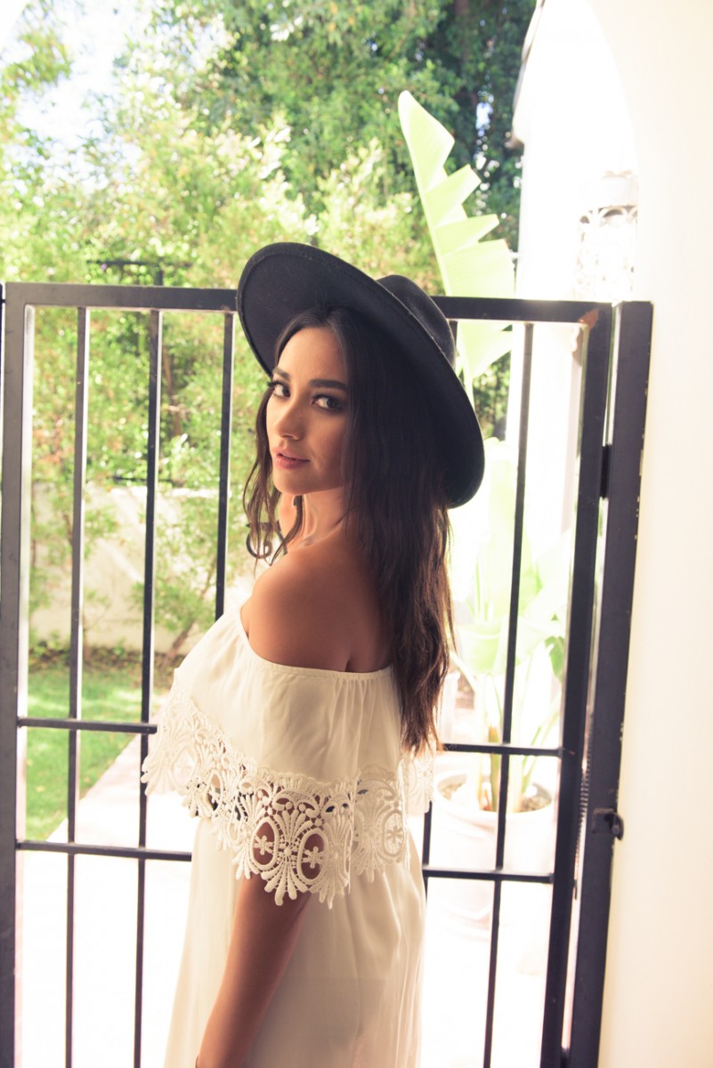 Shay Mitchell photo 541 of 1775 pics, wallpaper - photo #793161 - ThePlace2