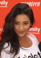 photo 16 in Shay Mitchell gallery [id408001] 2011-10-03