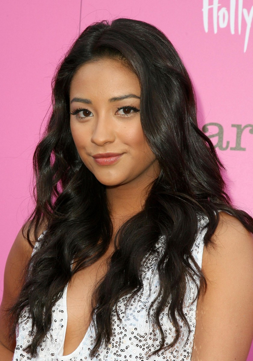Shay Mitchell photo 26 of 1773 pics, wallpaper - photo #335540 - ThePlace2