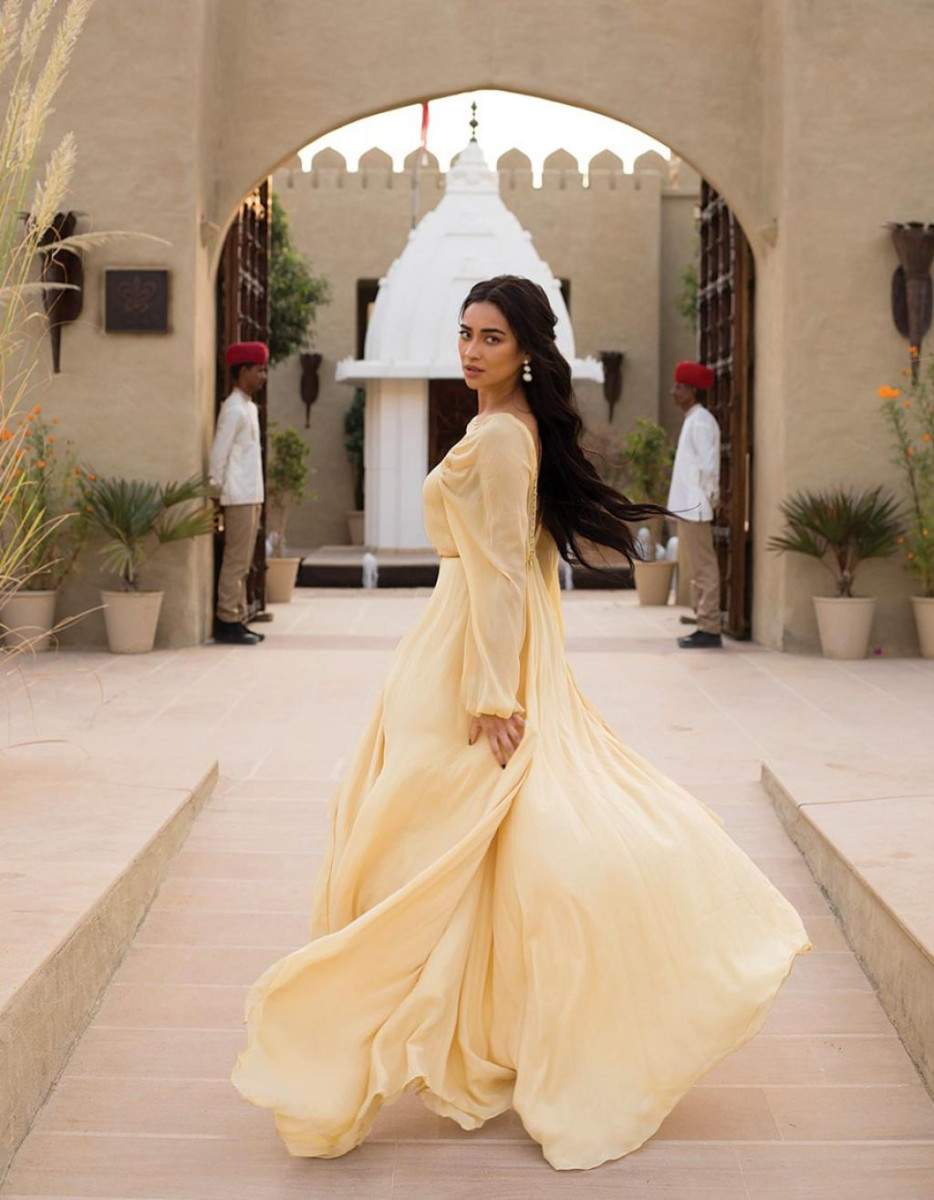 Shay mitchell wedding dress outlet
