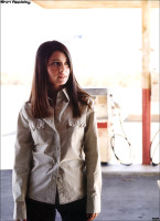 Shiri Appleby photo #