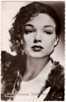 Simone Signoret photo #