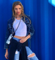 Stella Maxwell photo #