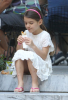 Suri Cruise photo #