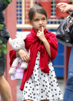 photo 17 in Suri Cruise gallery [id529280] 2012-09-04