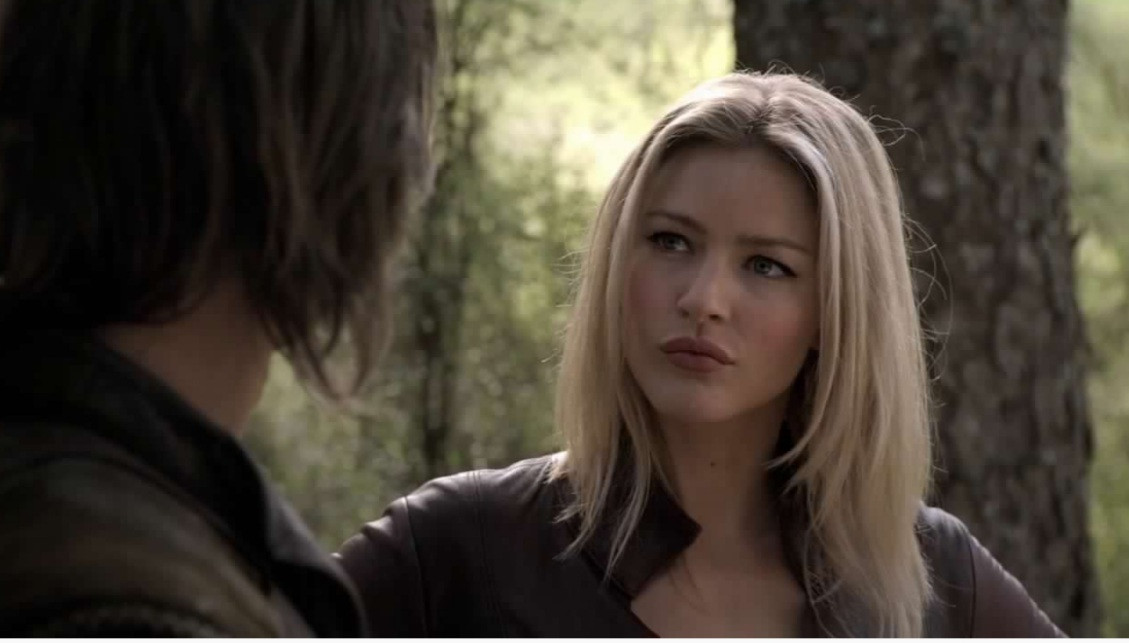 Tabrett Bethell: pic #1224897