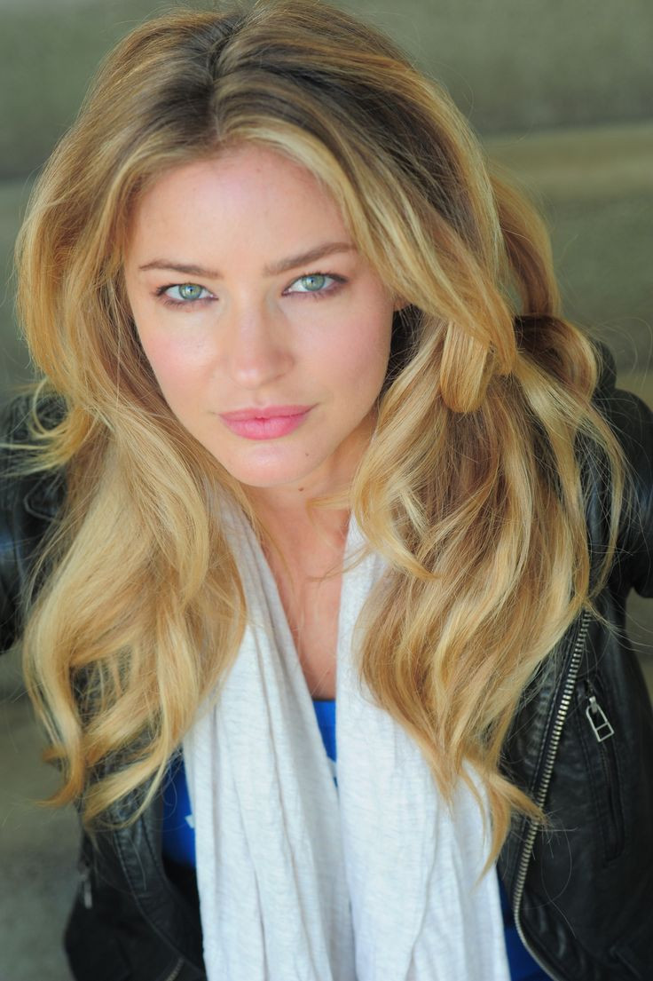 Tabrett Bethell: pic #918743