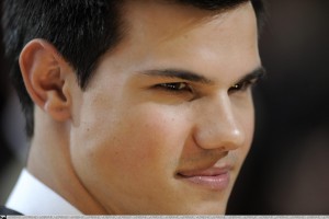 photo 5 in Taylor Lautner gallery [id249036] 2010-04-16