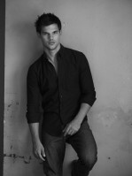 photo 29 in Taylor Lautner gallery [id451717] 2012-02-27