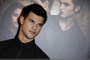 photo 23 in Taylor Lautner gallery [id253369] 2010-05-04
