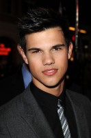 photo 27 in Taylor Lautner gallery [id234698] 2010-02-10