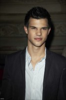 photo 5 in Taylor Lautner gallery [id257227] 2010-05-19