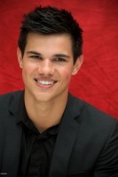 photo 8 in Taylor Lautner gallery [id266834] 2010-06-25