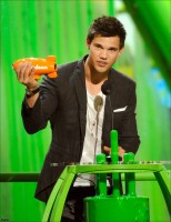 photo 6 in Taylor Lautner gallery [id257905] 2010-05-21
