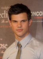 photo 22 in Taylor Lautner gallery [id266061] 2010-06-23