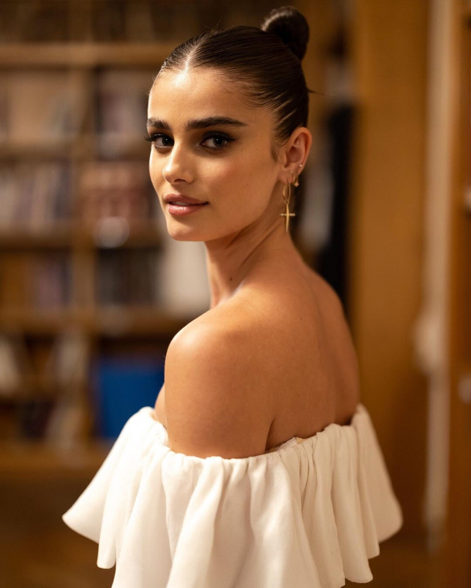 Taylor Hill: pic #1329998