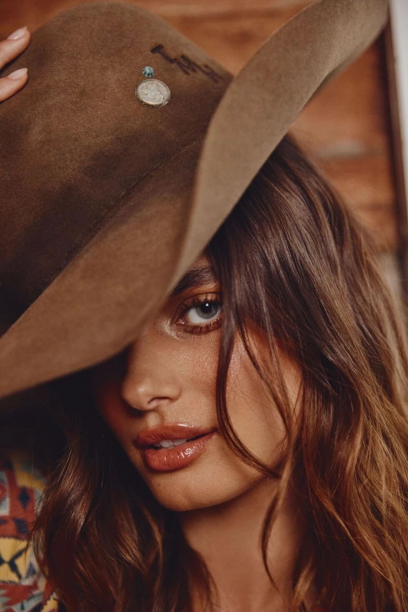 Taylor Hill: pic #1317898