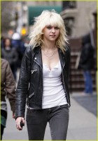 Taylor Momsen photo #