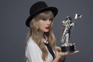 photo 14 in Taylor Swift gallery [id525056] 2012-08-23