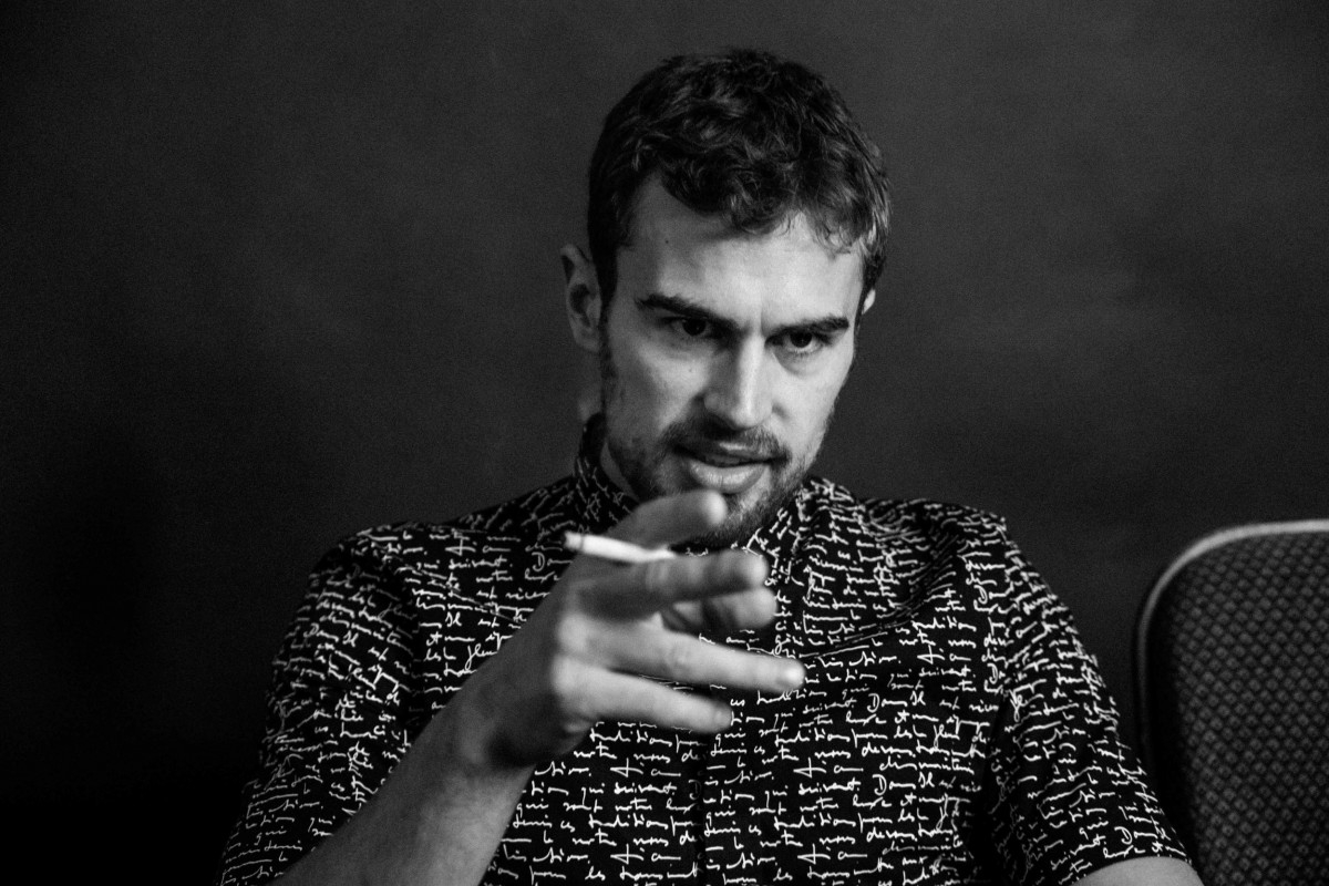 Theo James        : pic #1300024